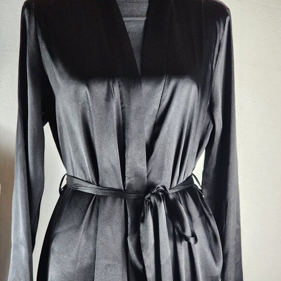 Apt. 9 Intimates Black Satin Feel Poly Long Sleeve Contrast Cuff Robe Size M - Picture 4 of 16